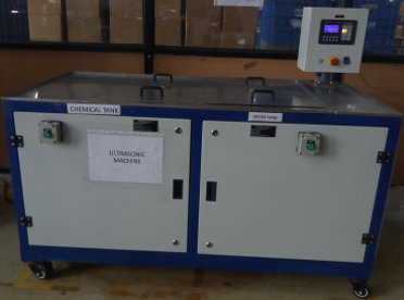 Ultrasonic cleaning machine with 2 tanks, one for chemical solution and another the dryer